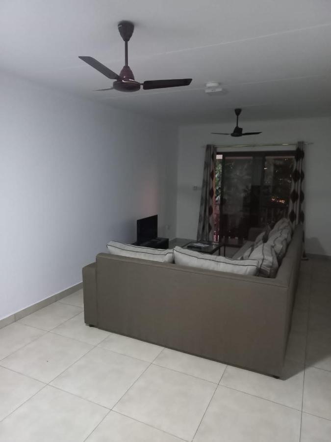 E&E Self Catering Hotel Beau Vallon  Bagian luar foto