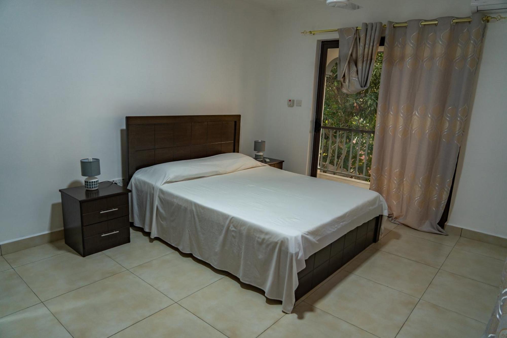 E&E Self Catering Hotel Beau Vallon  Bagian luar foto